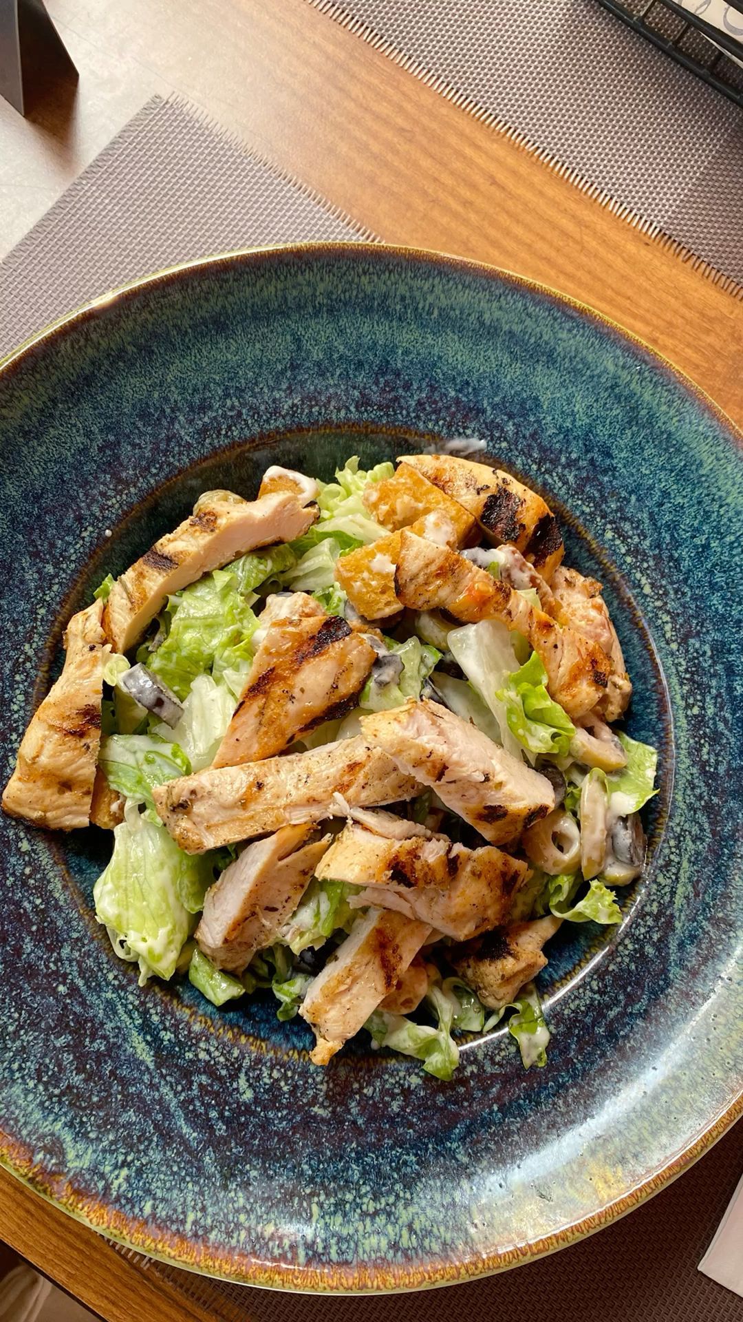 Tavuklu Sezar Salata